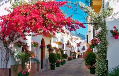 Resale - House - Detached Villa - Estepona - Estepona Centro