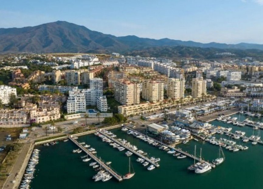 Resale - House - Detached Villa - Estepona - Estepona Centro