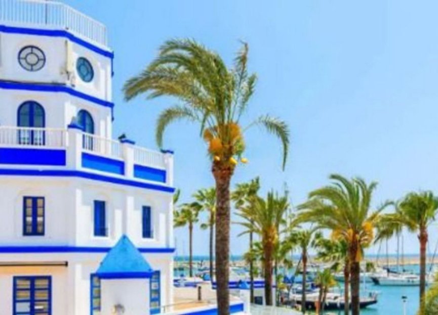 Resale - House - Detached Villa - Estepona - Estepona Centro