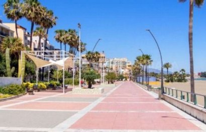 Resale - House - Detached Villa - Estepona - Estepona Centro