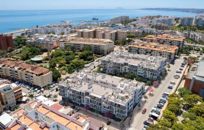 Resale - Apartment - Middle Floor Apartment - Estepona - Estepona Centro