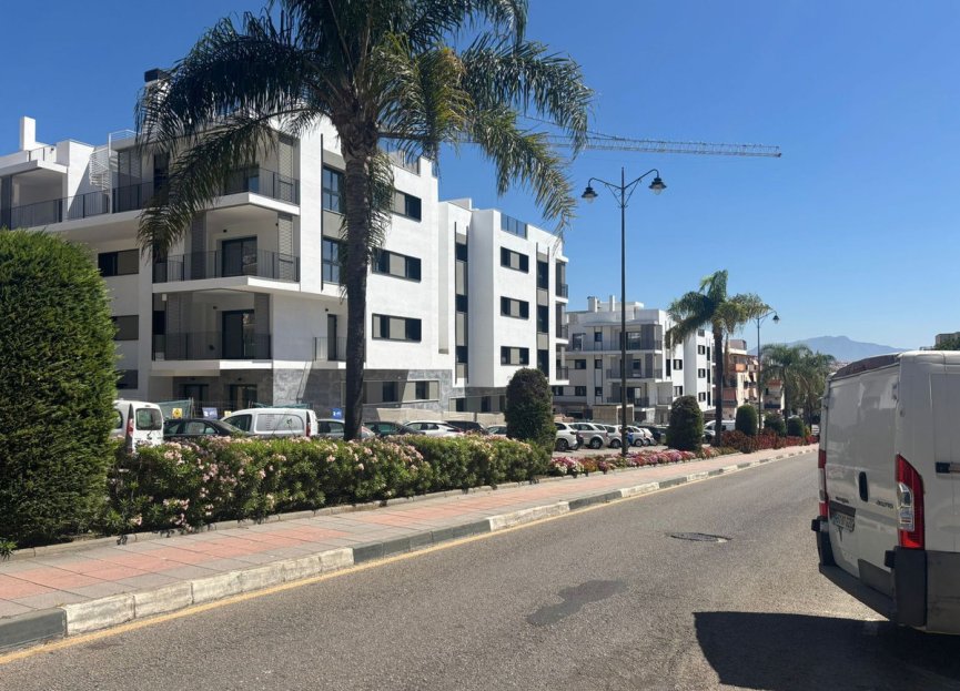 Resale - Apartment - Middle Floor Apartment - Estepona - Estepona Centro