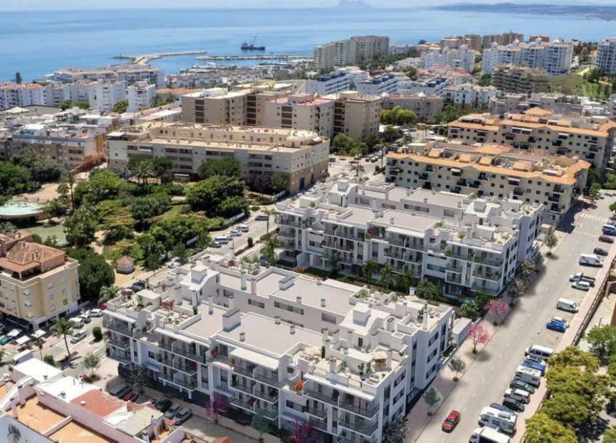 Resale - Apartment - Middle Floor Apartment - Estepona - Estepona Centro