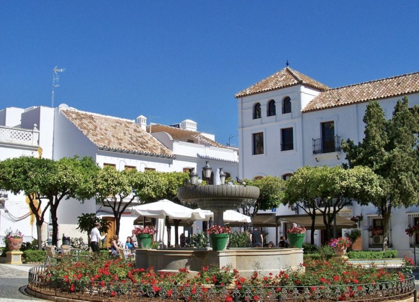 Resale - Apartment - Middle Floor Apartment - Estepona - Estepona Centro