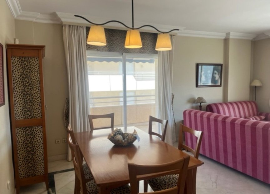 Resale - Apartment - Middle Floor Apartment - Marbella - Puerto Banús