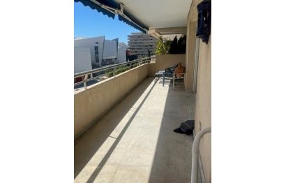 Resale - Apartment - Middle Floor Apartment - Marbella - Puerto Banús