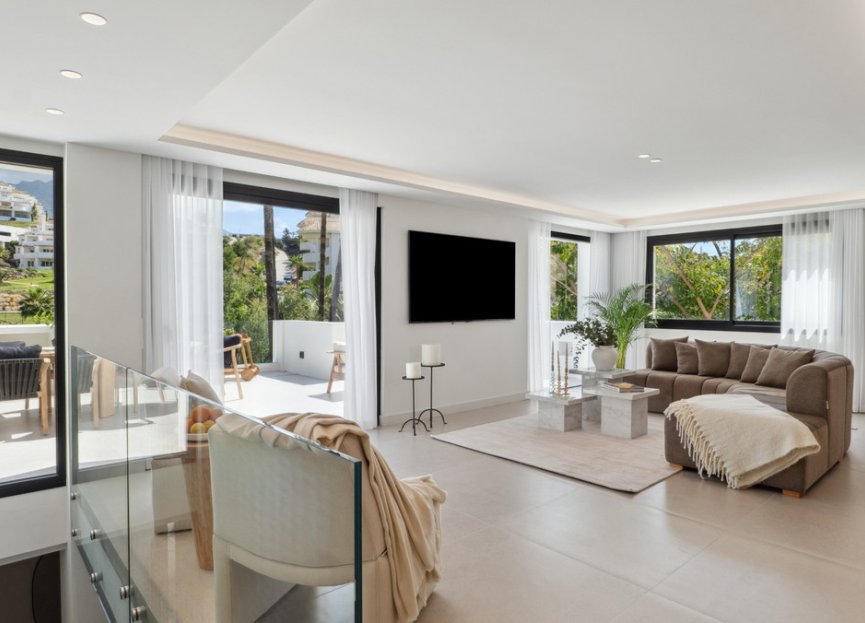 Resale - House - Detached Villa - Marbella - Nueva Andalucia