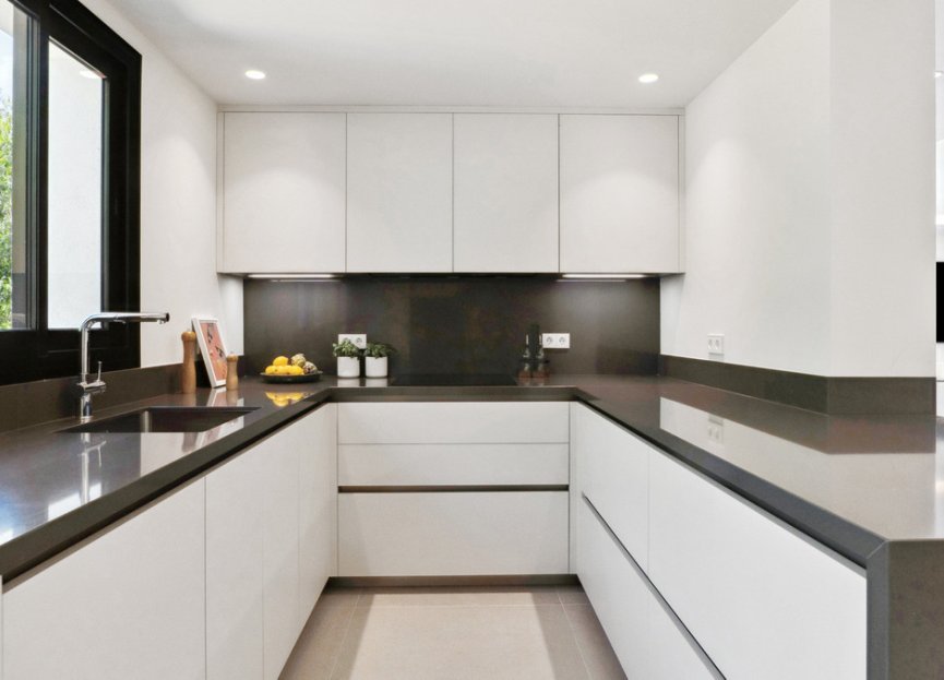 Resale - House - Detached Villa - Marbella - Nueva Andalucia