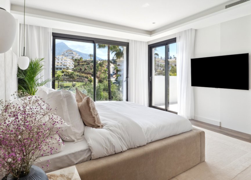 Resale - House - Detached Villa - Marbella - Nueva Andalucia