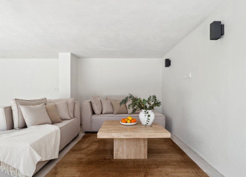 Resale - House - Detached Villa - Marbella - Nueva Andalucia