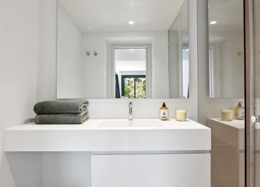 Resale - House - Detached Villa - Marbella - Nueva Andalucia