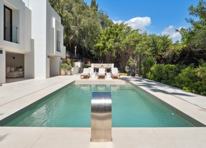 Resale - House - Detached Villa - Marbella - Nueva Andalucia