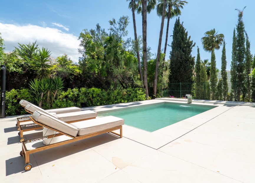 Resale - House - Detached Villa - Marbella - Nueva Andalucia