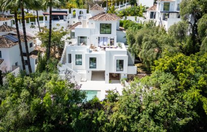 Resale - House - Detached Villa - Marbella - Nueva Andalucia