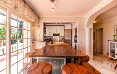 Resale - House - Detached Villa - Marbella - Nueva Andalucia