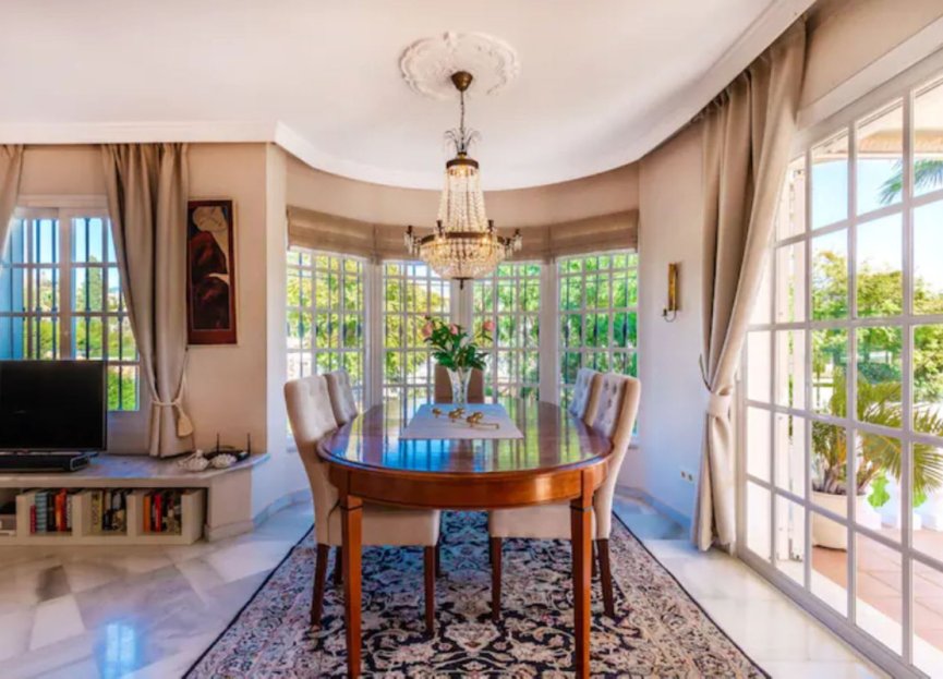 Resale - House - Detached Villa - Marbella - Nueva Andalucia