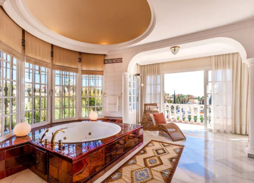 Resale - House - Detached Villa - Marbella - Nueva Andalucia