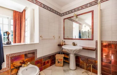 Resale - House - Detached Villa - Marbella - Nueva Andalucia