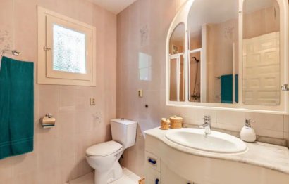 Resale - House - Detached Villa - Marbella - Nueva Andalucia