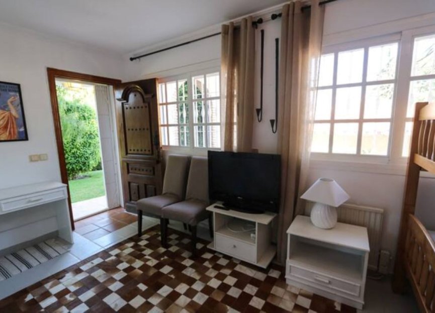 Resale - House - Detached Villa - Marbella - Nueva Andalucia