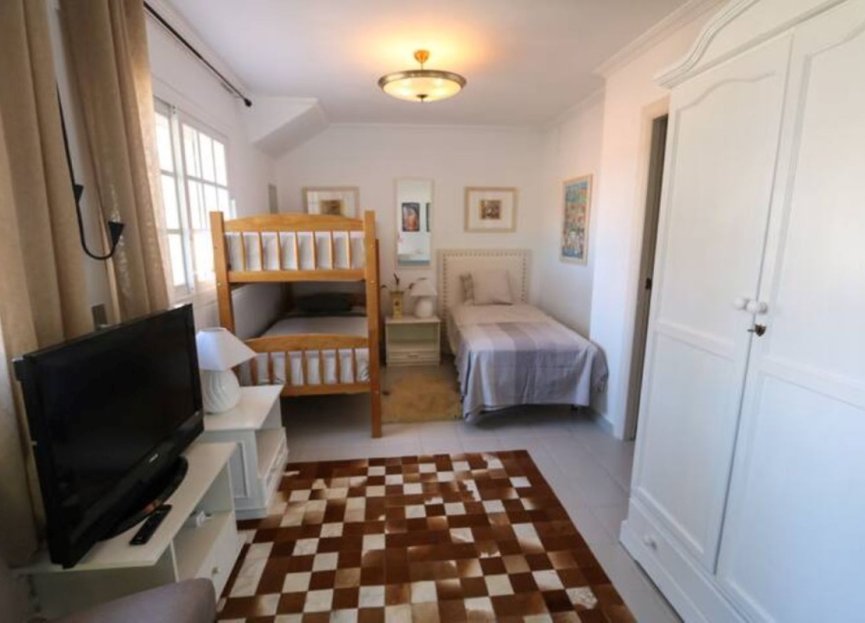 Resale - House - Detached Villa - Marbella - Nueva Andalucia