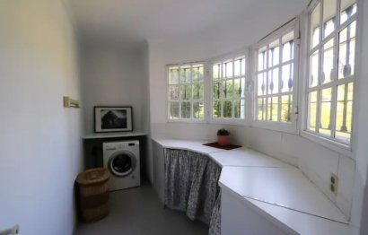 Resale - House - Detached Villa - Marbella - Nueva Andalucia