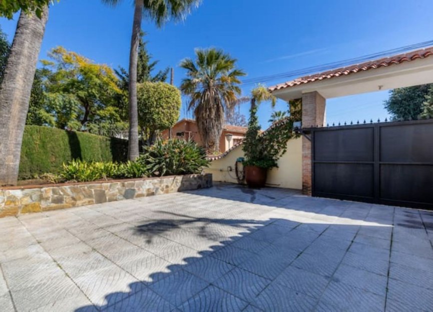 Resale - House - Detached Villa - Marbella - Nueva Andalucia
