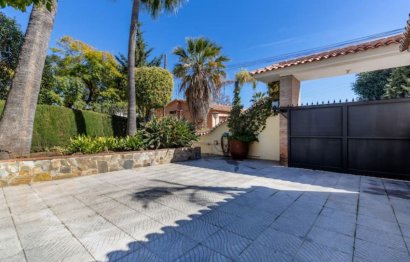 Resale - House - Detached Villa - Marbella - Nueva Andalucia