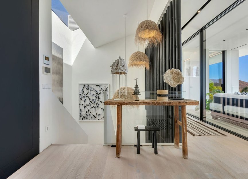 Resale - House - Detached Villa - Marbella - La Mairena