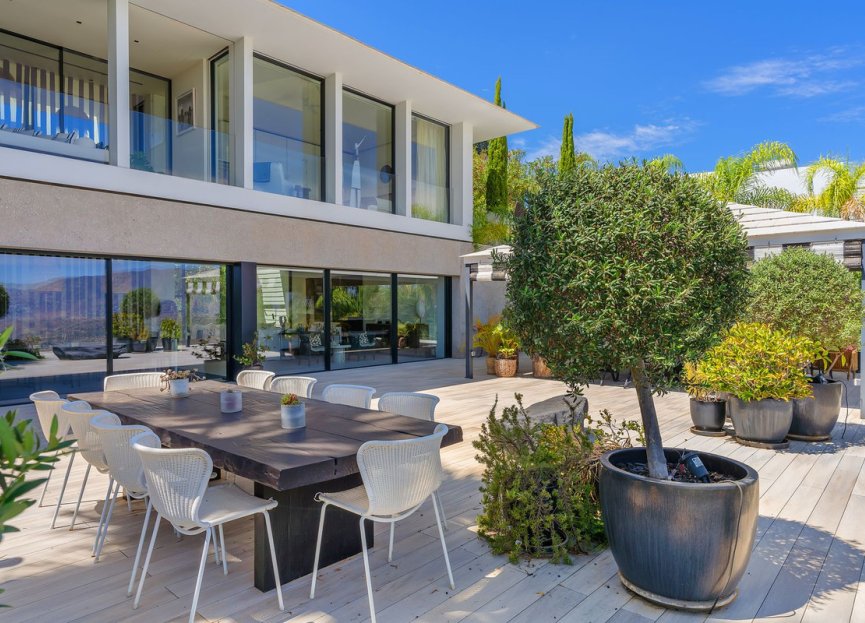 Resale - House - Detached Villa - Marbella - La Mairena