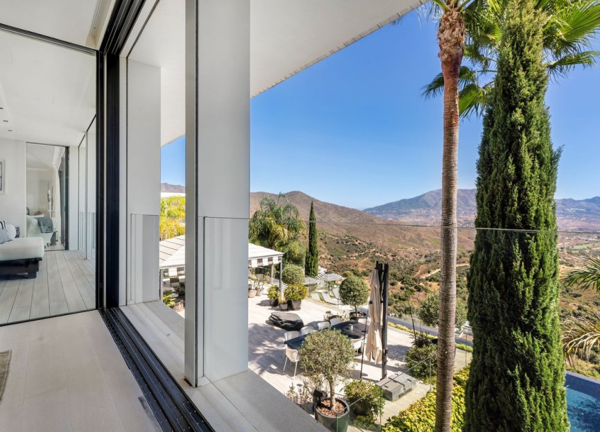 Resale - House - Detached Villa - Marbella - La Mairena