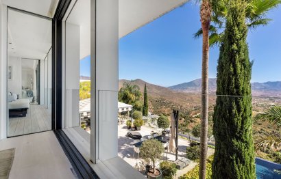 Resale - House - Detached Villa - Marbella - La Mairena