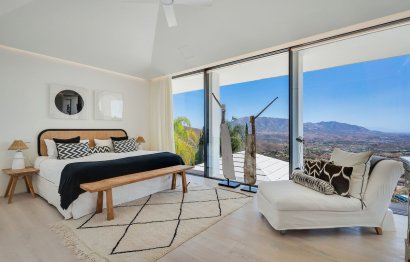 Resale - House - Detached Villa - Marbella - La Mairena