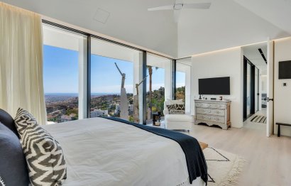 Resale - House - Detached Villa - Marbella - La Mairena