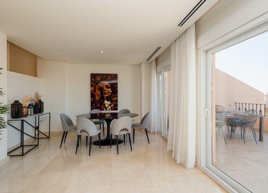 Resale - Apartment - Penthouse - Marbella - Nueva Andalucia