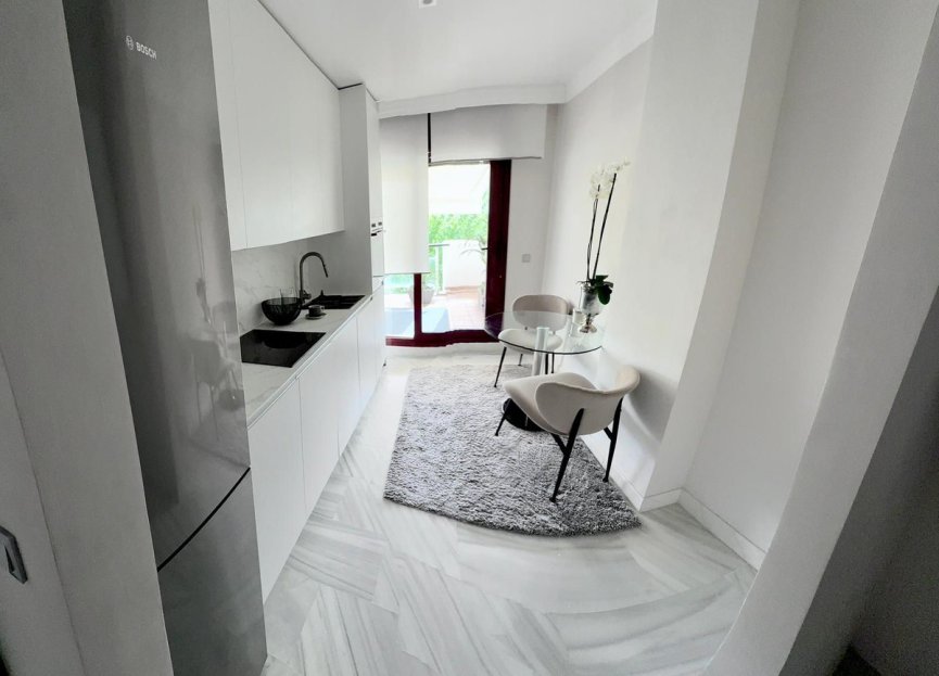 Reventa - Apartment - Middle Floor Apartment - Benahavís - Benahavís Centro