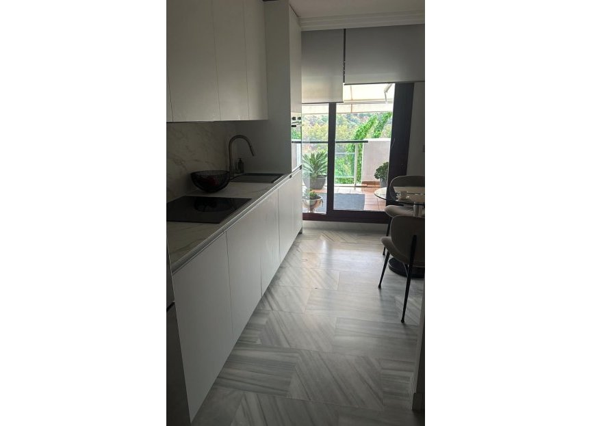 Reventa - Apartment - Middle Floor Apartment - Benahavís - Benahavís Centro