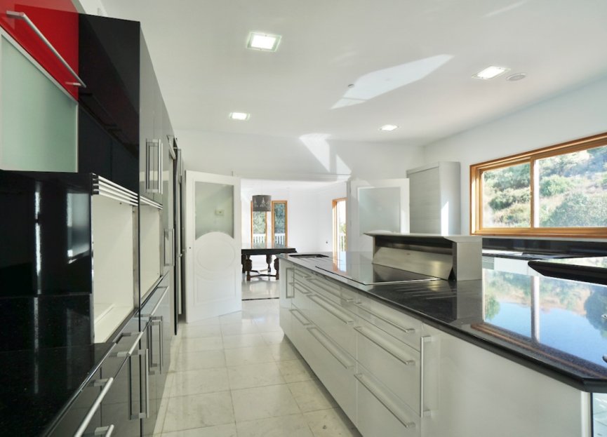 Reventa - House - Detached Villa - Benahavís - Benahavís Centro