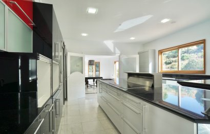 Reventa - House - Detached Villa - Benahavís - Benahavís Centro