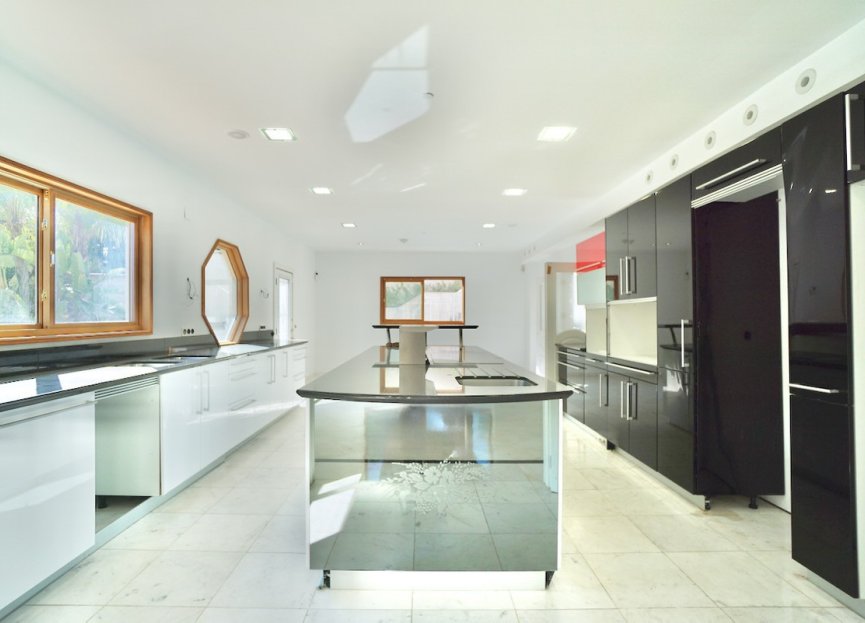 Reventa - House - Detached Villa - Benahavís - Benahavís Centro