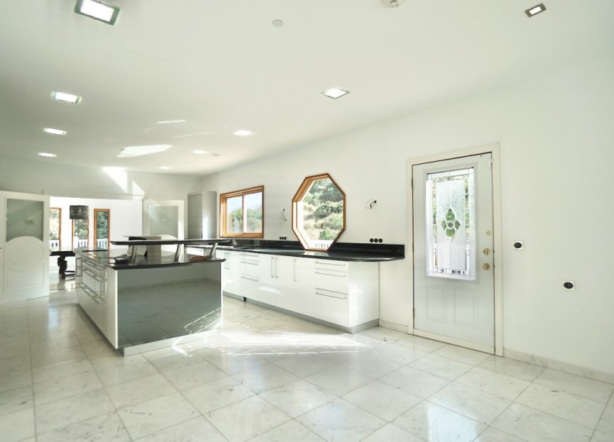 Reventa - House - Detached Villa - Benahavís - Benahavís Centro