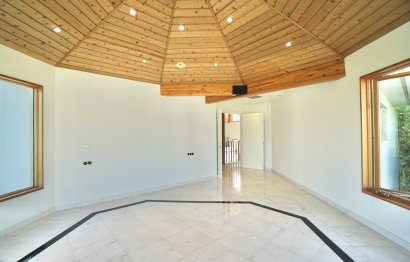 Reventa - House - Detached Villa - Benahavís - Benahavís Centro