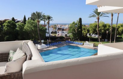 Resale - Apartment - Middle Floor Apartment - Marbella - Nueva Andalucia