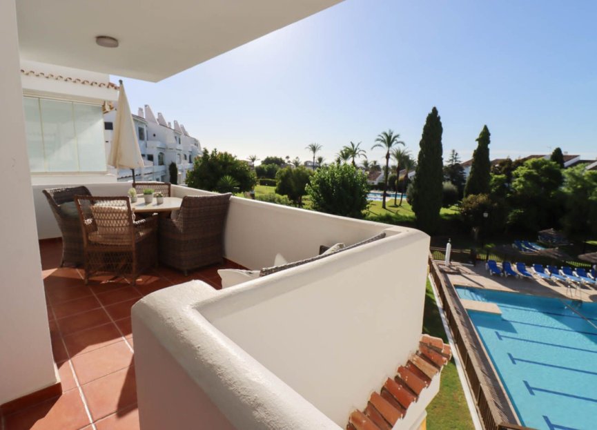 Resale - Apartment - Middle Floor Apartment - Marbella - Nueva Andalucia