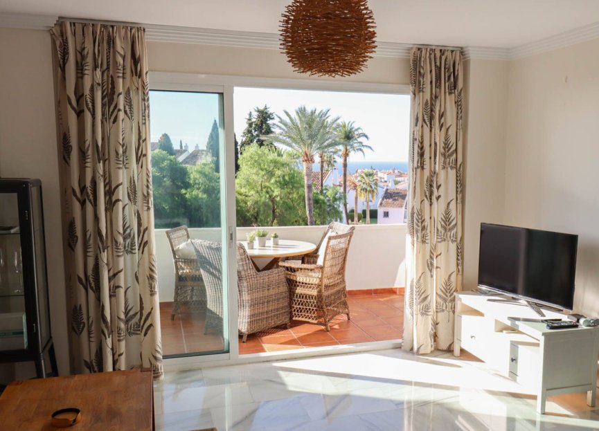 Resale - Apartment - Middle Floor Apartment - Marbella - Nueva Andalucia