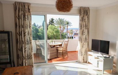 Resale - Apartment - Middle Floor Apartment - Marbella - Nueva Andalucia