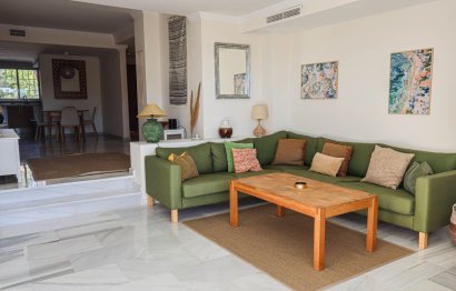 Resale - Apartment - Middle Floor Apartment - Marbella - Nueva Andalucia