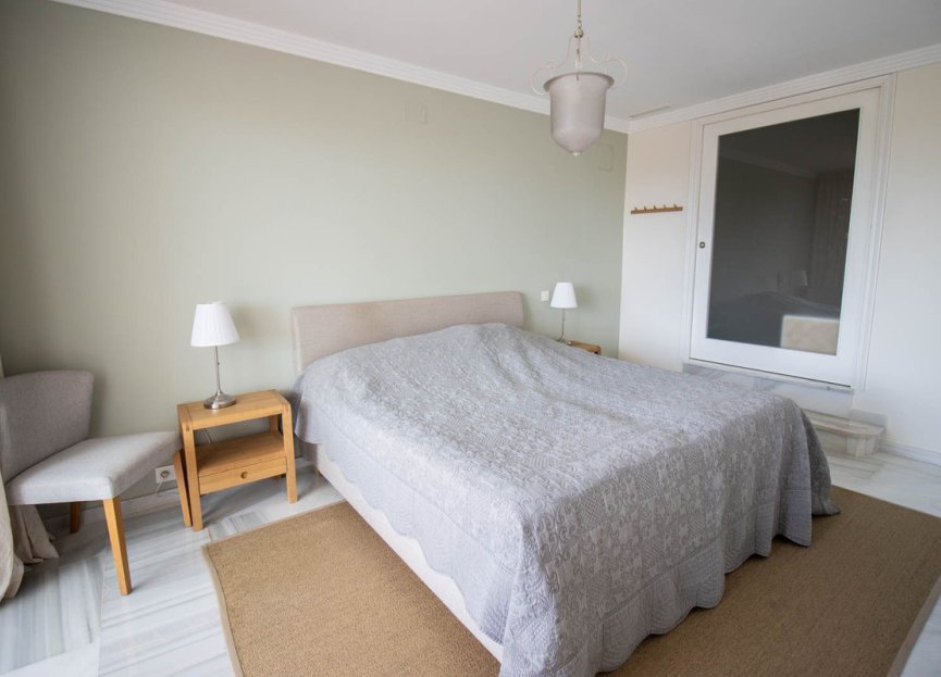 Resale - Apartment - Middle Floor Apartment - Marbella - Nueva Andalucia