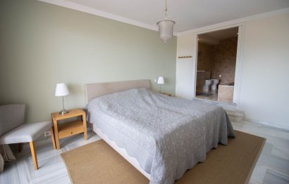 Resale - Apartment - Middle Floor Apartment - Marbella - Nueva Andalucia