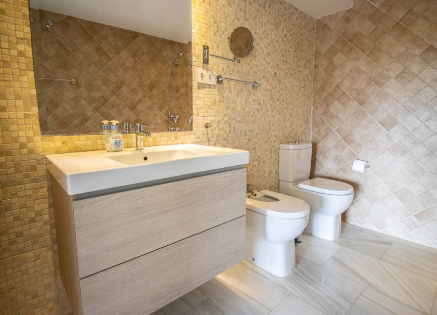 Resale - Apartment - Middle Floor Apartment - Marbella - Nueva Andalucia